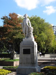 Captain Cook, Victoria Square